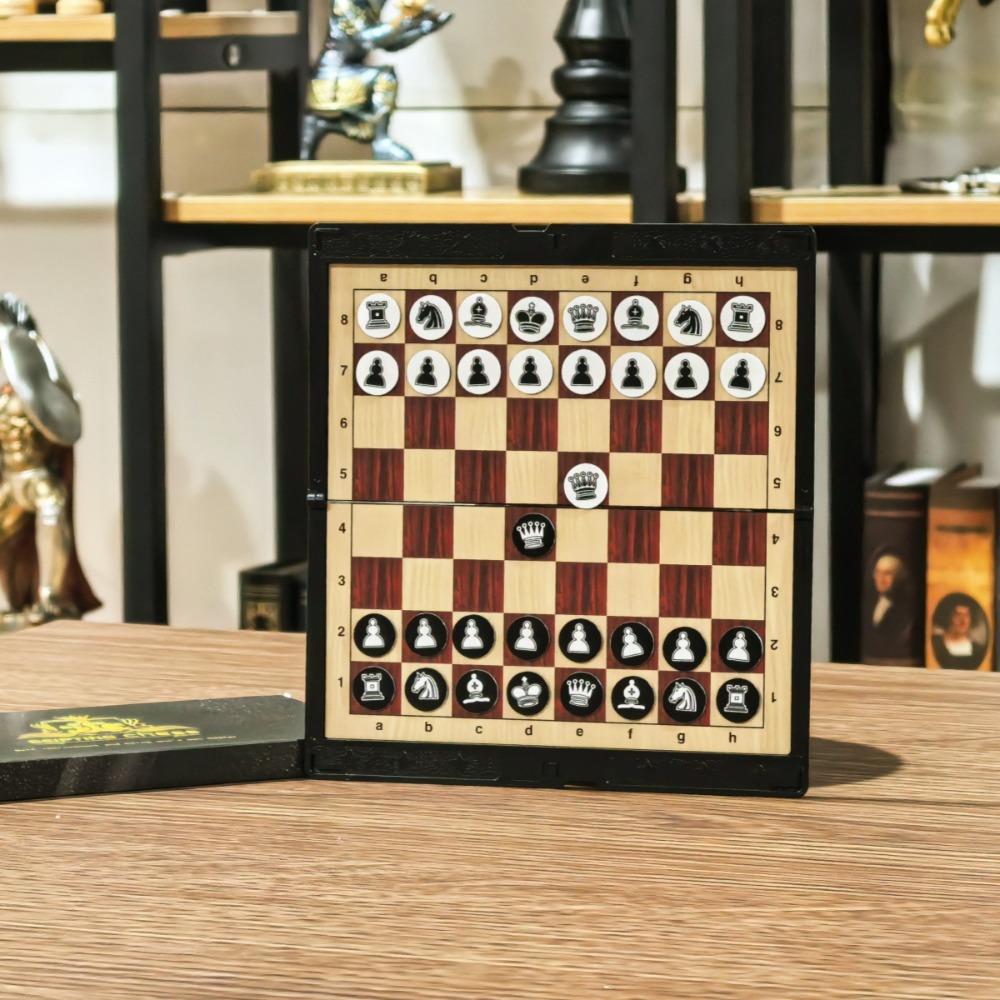 Mini Chess Set with Folding Ma - đánh giá và giá Board Game Cafe